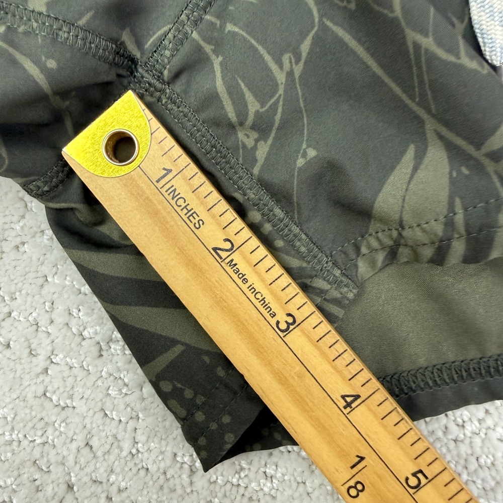 Vuori Clementine Olive Green Tropical Print - Picture 12 of 16